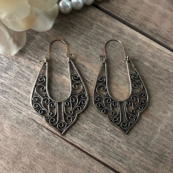 𝙽𝙴𝚆 Boho Fashion Earrings - Picture 2 of 4